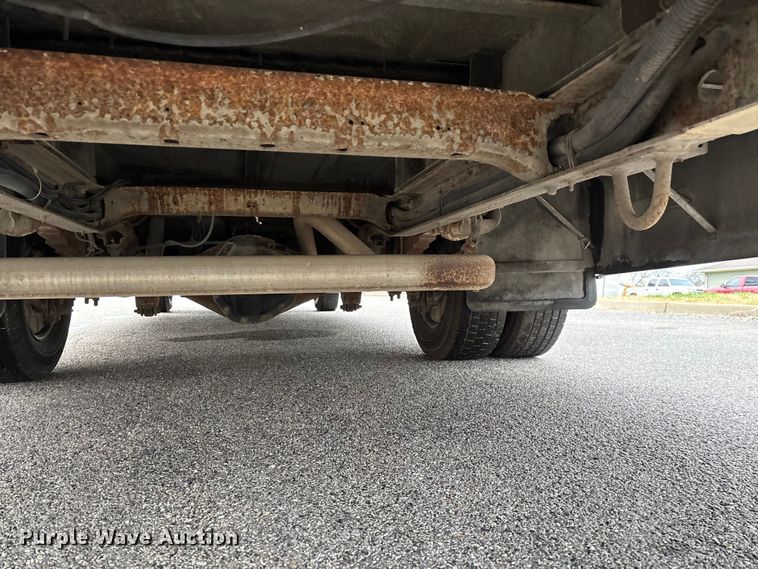 image for item FG0149 2009 Chevrolet Express shuttle bus