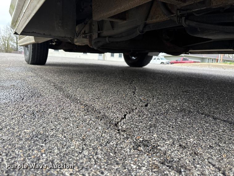 image for item FG0149 2009 Chevrolet Express shuttle bus