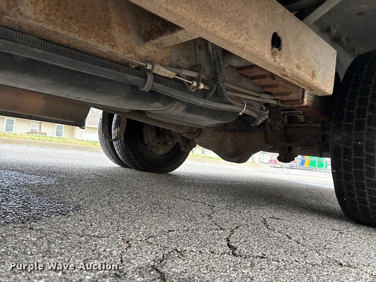 image for item FG0149 2009 Chevrolet Express shuttle bus