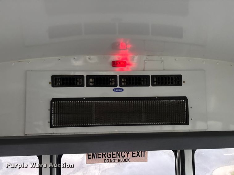 image for item FG0149 2009 Chevrolet Express shuttle bus