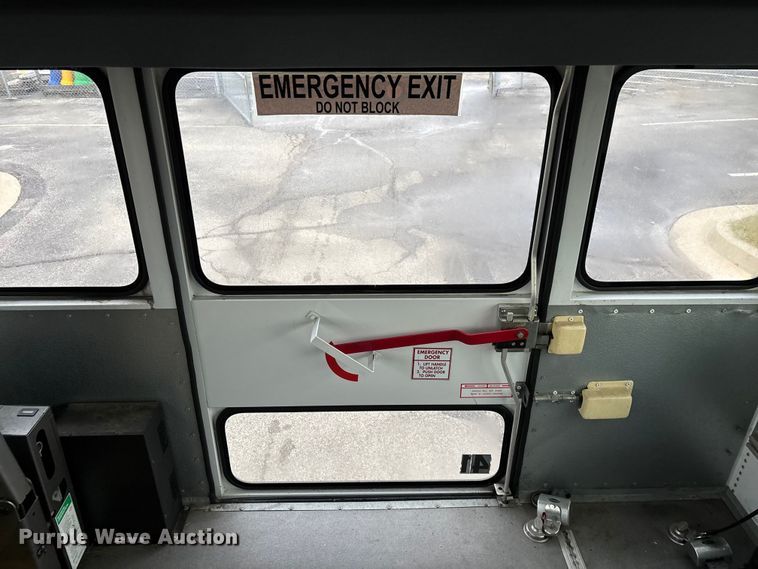 image for item FG0149 2009 Chevrolet Express shuttle bus