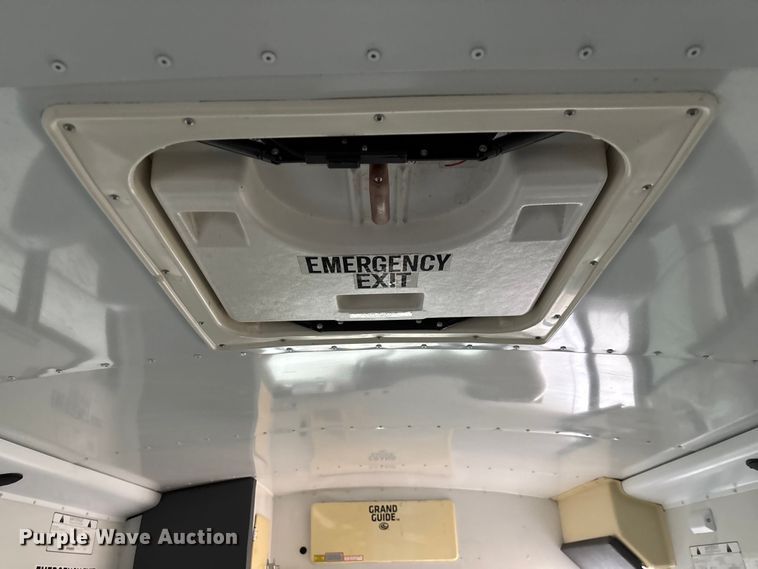 image for item FG0149 2009 Chevrolet Express shuttle bus