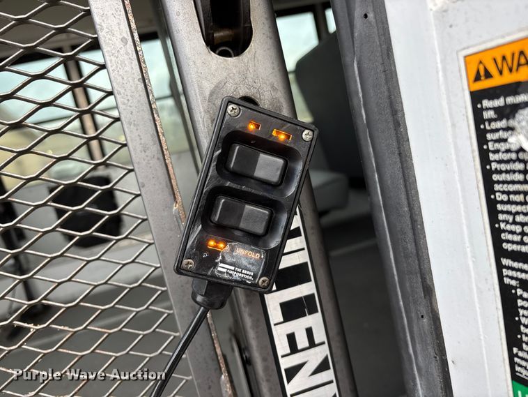 image for item FG0149 2009 Chevrolet Express shuttle bus