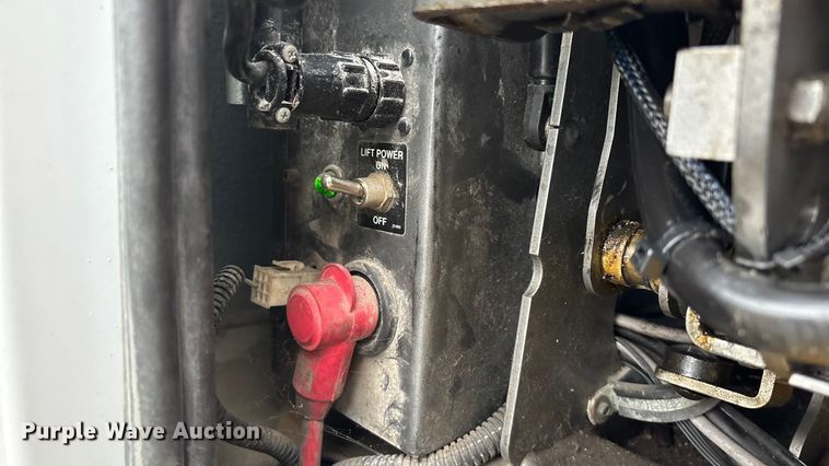 image for item FG0149 2009 Chevrolet Express shuttle bus