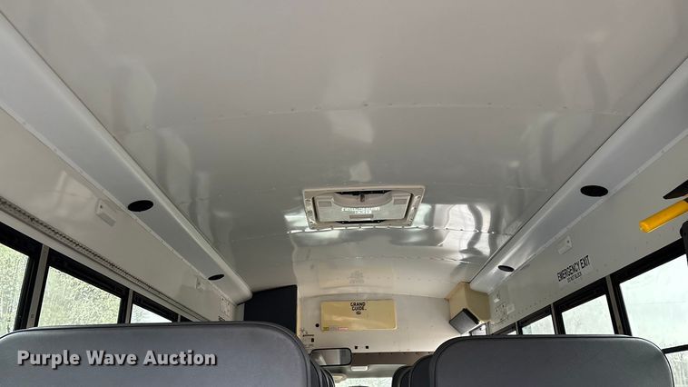 image for item FG0149 2009 Chevrolet Express shuttle bus