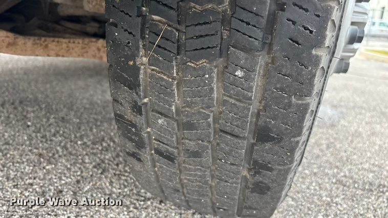 image for item FG0149 2009 Chevrolet Express shuttle bus