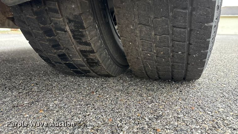 image for item FG0149 2009 Chevrolet Express shuttle bus