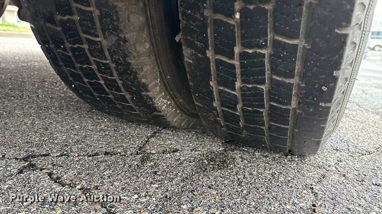 image for item FG0149 2009 Chevrolet Express shuttle bus