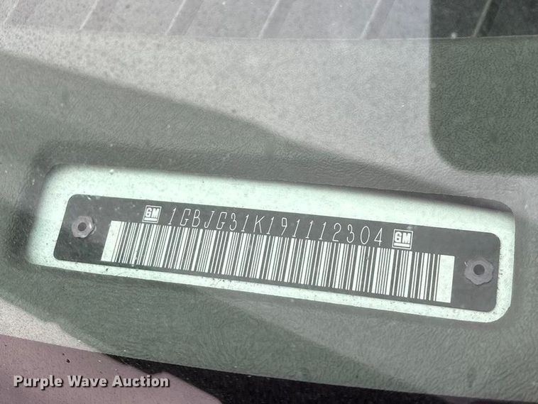 image for item FG0149 2009 Chevrolet Express shuttle bus