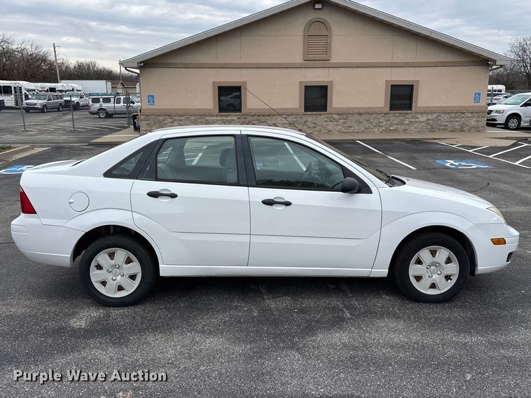 image for item FG0151 2007 Ford Focus SE SUV
