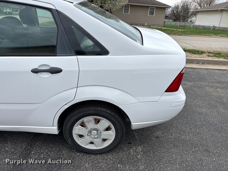 image for item FG0151 2007 Ford Focus SE SUV