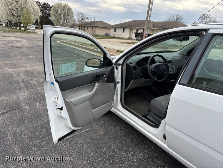 image for item FG0151 2007 Ford Focus SE SUV