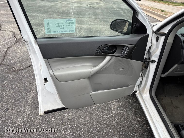image for item FG0151 2007 Ford Focus SE SUV