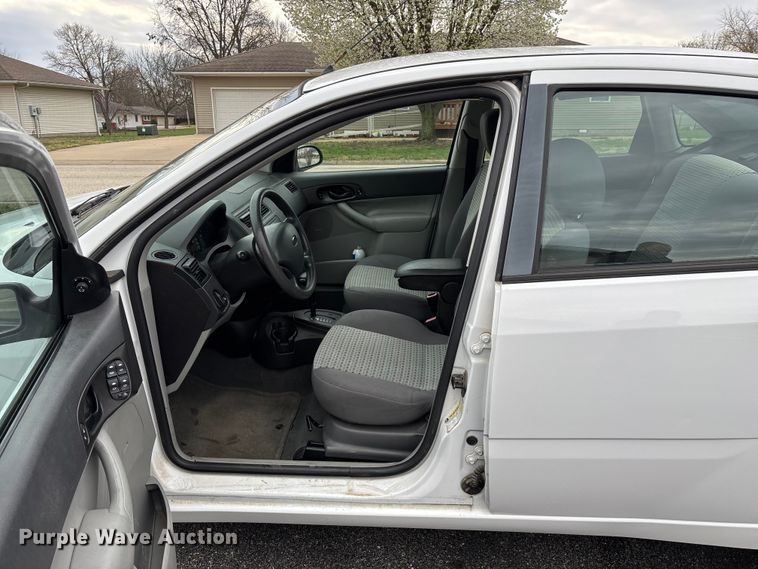 image for item FG0151 2007 Ford Focus SE SUV