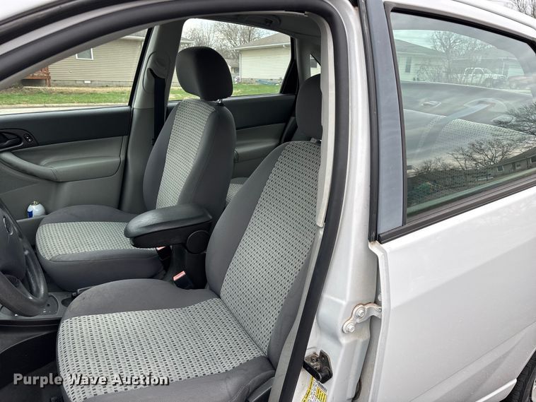 image for item FG0151 2007 Ford Focus SE SUV