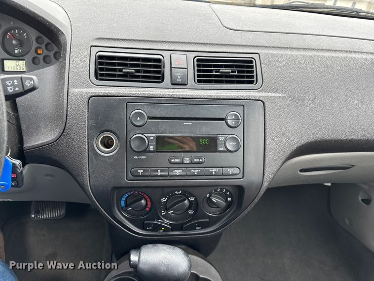 image for item FG0151 2007 Ford Focus SE SUV