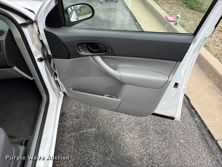 image for item FG0151 2007 Ford Focus SE SUV