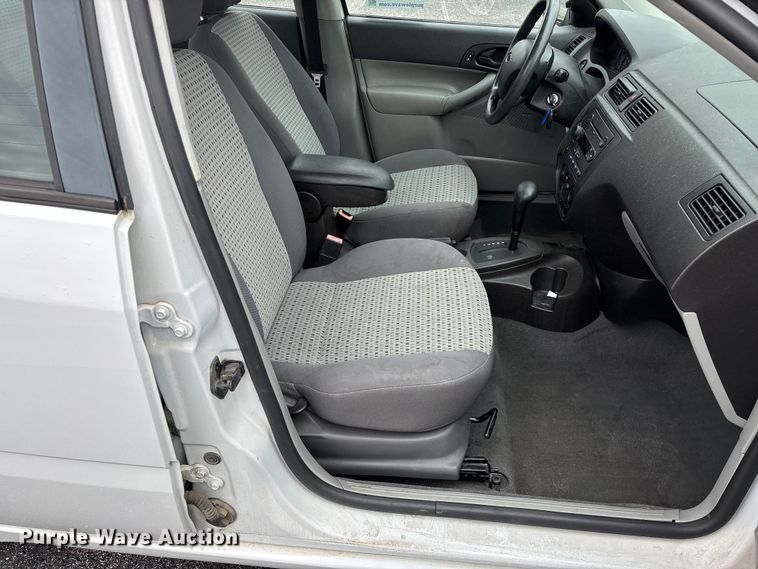 image for item FG0151 2007 Ford Focus SE SUV