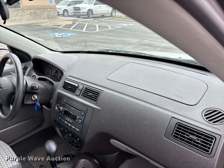 image for item FG0151 2007 Ford Focus SE SUV