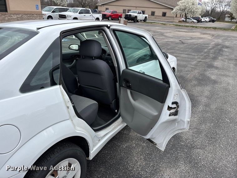 image for item FG0151 2007 Ford Focus SE SUV