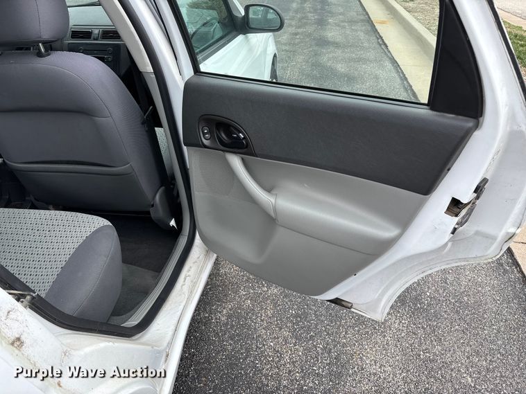 image for item FG0151 2007 Ford Focus SE SUV
