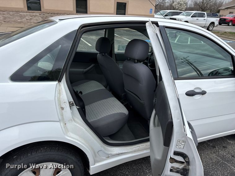 image for item FG0151 2007 Ford Focus SE SUV