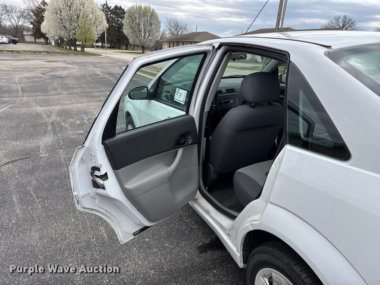image for item FG0151 2007 Ford Focus SE SUV