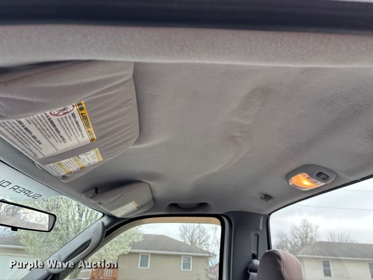 image for item FG0153 2004 Ford F350 Super Duty XL pickup truck