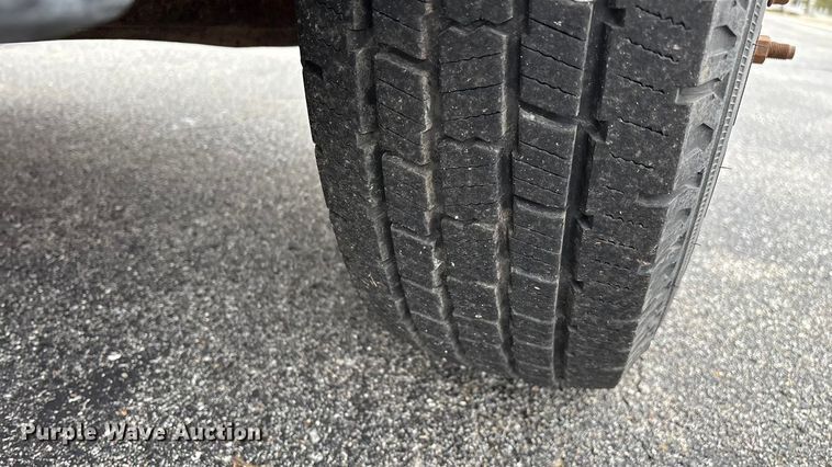 image for item FG0153 2004 Ford F350 Super Duty XL pickup truck