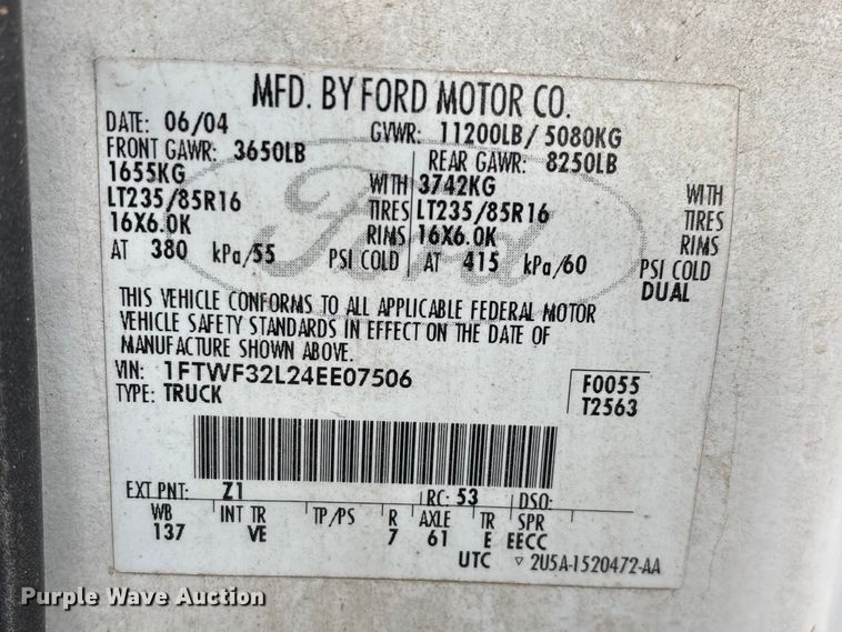 image for item FG0153 2004 Ford F350 Super Duty XL pickup truck