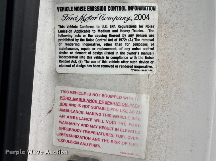 image for item FG0153 2004 Ford F350 Super Duty XL pickup truck