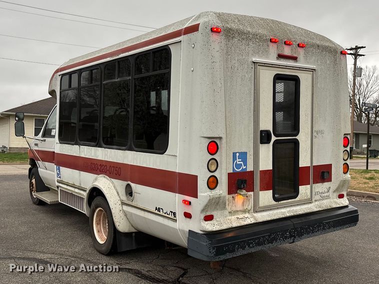 image for item FG0156 2006 Ford E350 Super Duty shuttle bus