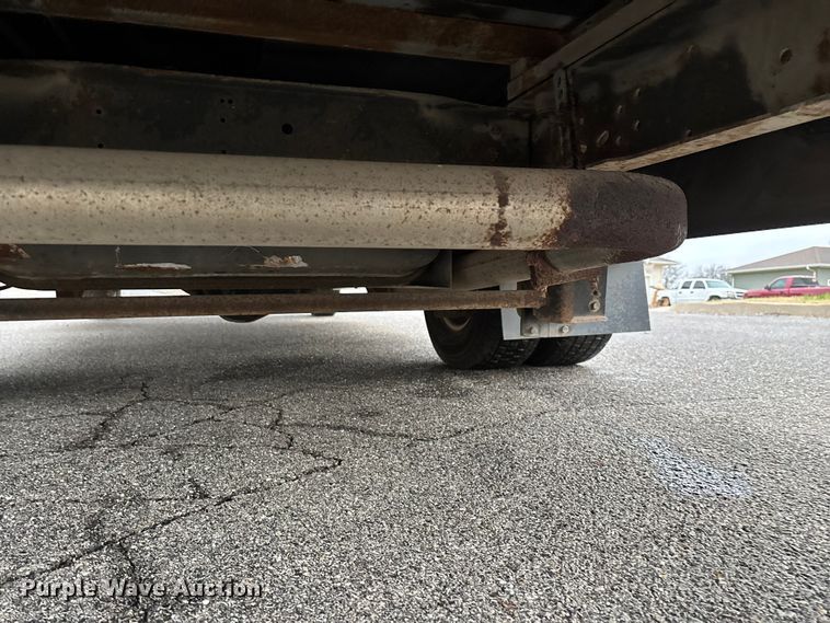 image for item FG0156 2006 Ford E350 Super Duty shuttle bus