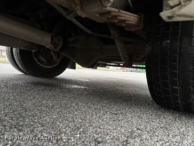 image for item FG0156 2006 Ford E350 Super Duty shuttle bus