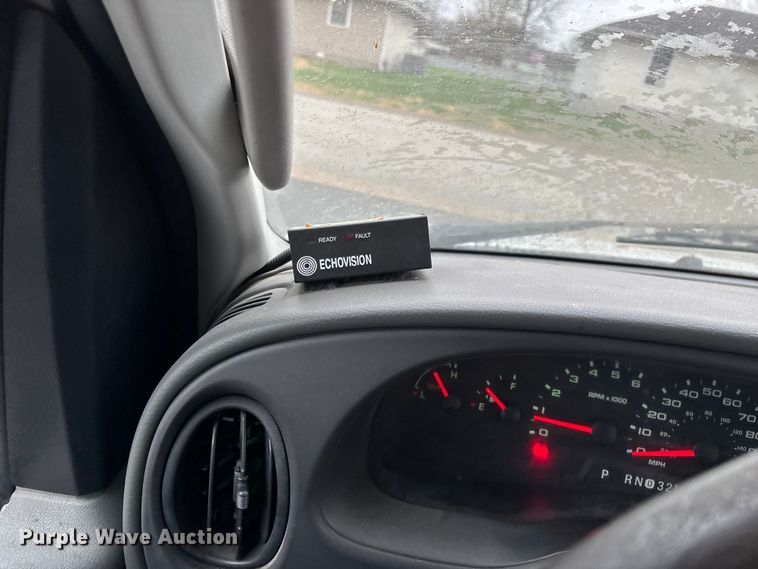 image for item FG0156 2006 Ford E350 Super Duty shuttle bus