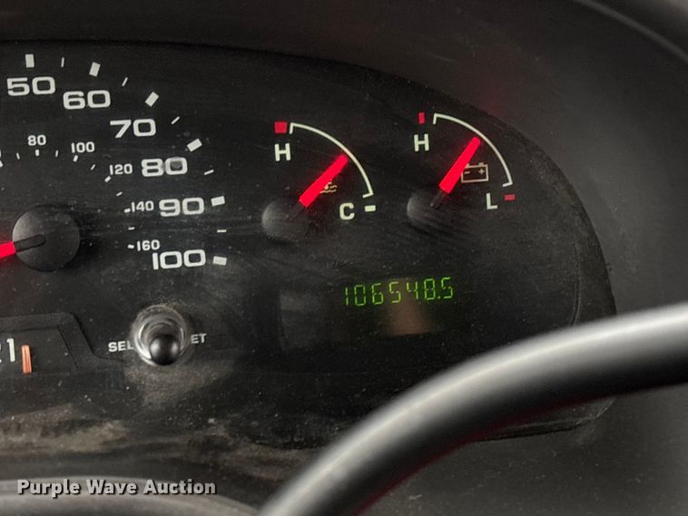 image for item FG0156 2006 Ford E350 Super Duty shuttle bus