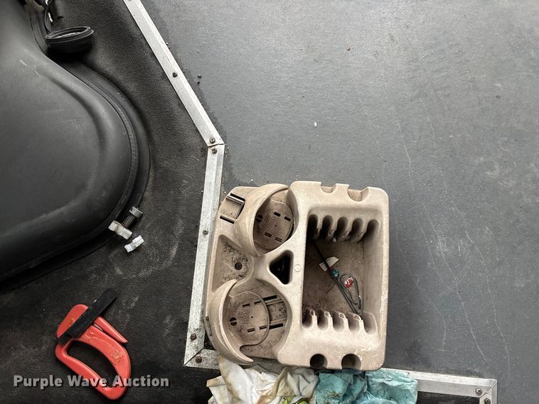 image for item FG0156 2006 Ford E350 Super Duty shuttle bus