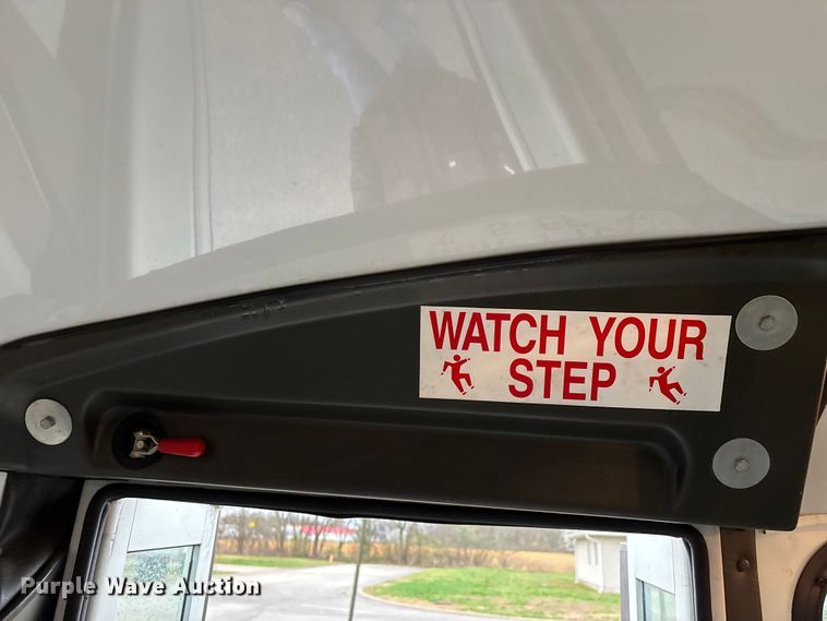 image for item FG0156 2006 Ford E350 Super Duty shuttle bus