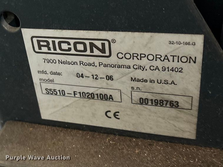 image for item FG0156 2006 Ford E350 Super Duty shuttle bus