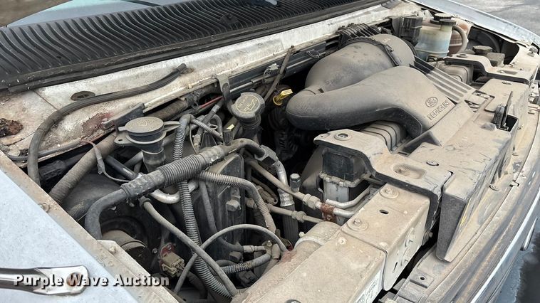 image for item FG0156 2006 Ford E350 Super Duty shuttle bus