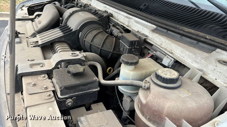 image for item FG0156 2006 Ford E350 Super Duty shuttle bus