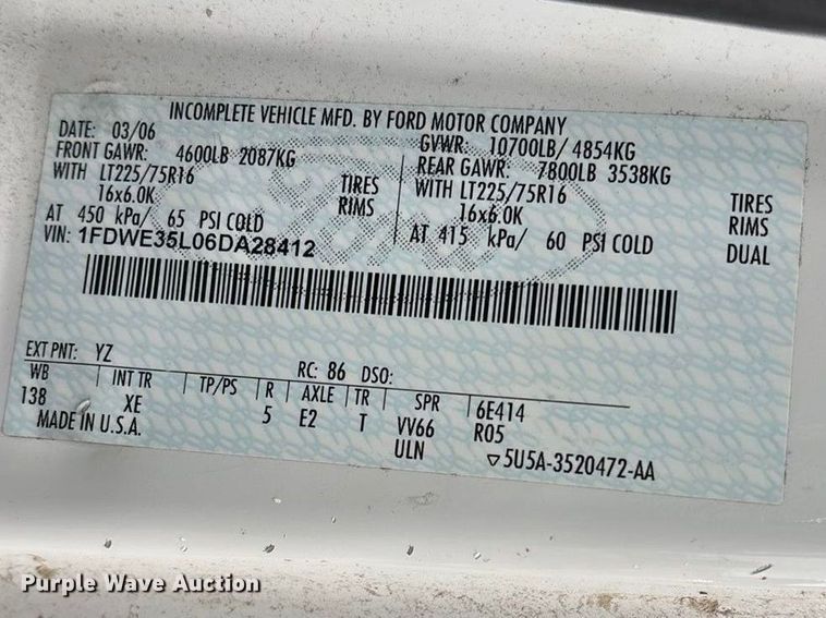 image for item FG0156 2006 Ford E350 Super Duty shuttle bus