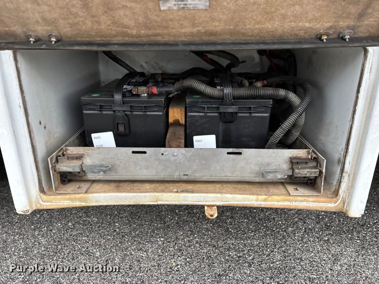 image for item FG0157 2008 Ford E350 Super Duty shuttle bus