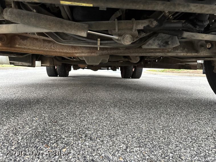 image for item FG0157 2008 Ford E350 Super Duty shuttle bus