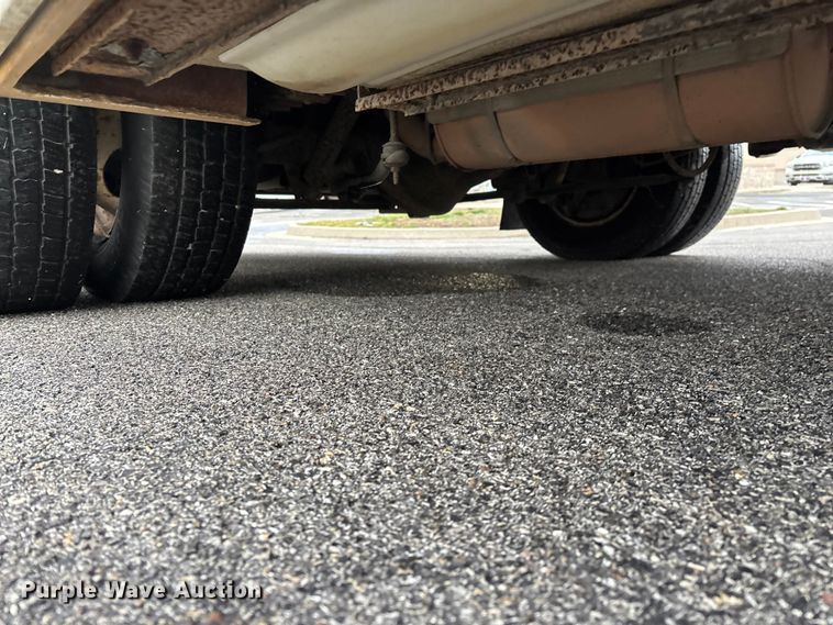 image for item FG0157 2008 Ford E350 Super Duty shuttle bus