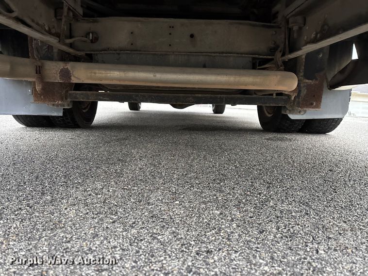 image for item FG0157 2008 Ford E350 Super Duty shuttle bus