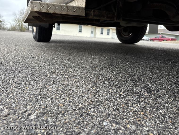 image for item FG0157 2008 Ford E350 Super Duty shuttle bus