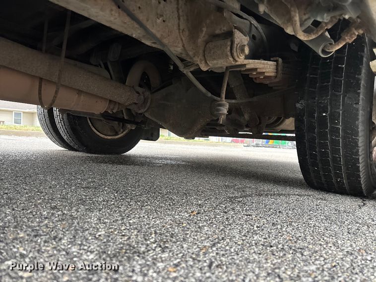 image for item FG0157 2008 Ford E350 Super Duty shuttle bus