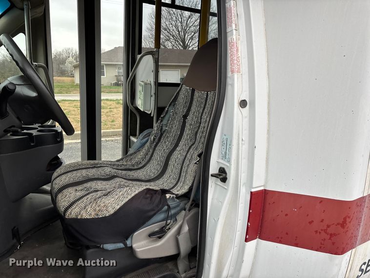 image for item FG0157 2008 Ford E350 Super Duty shuttle bus