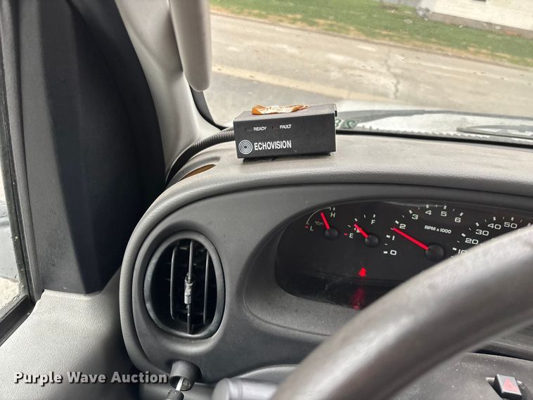 image for item FG0157 2008 Ford E350 Super Duty shuttle bus